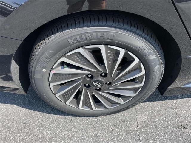 new 2025 Hyundai Sonata Hybrid car, priced at $36,607
