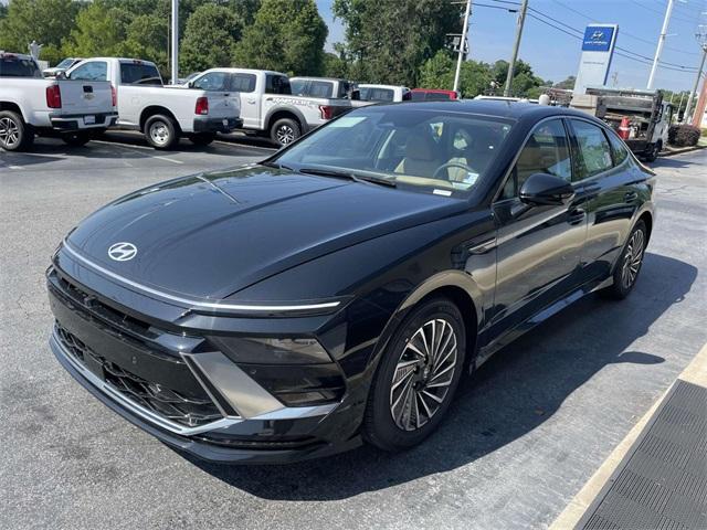new 2025 Hyundai Sonata Hybrid car, priced at $36,607