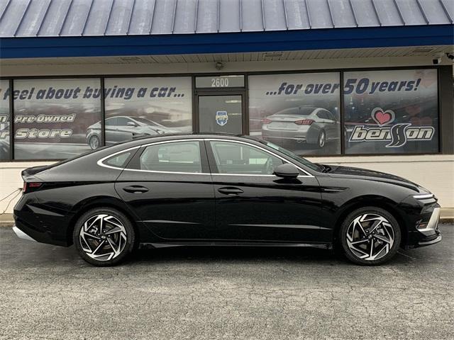 new 2025 Hyundai Sonata car, priced at $29,993