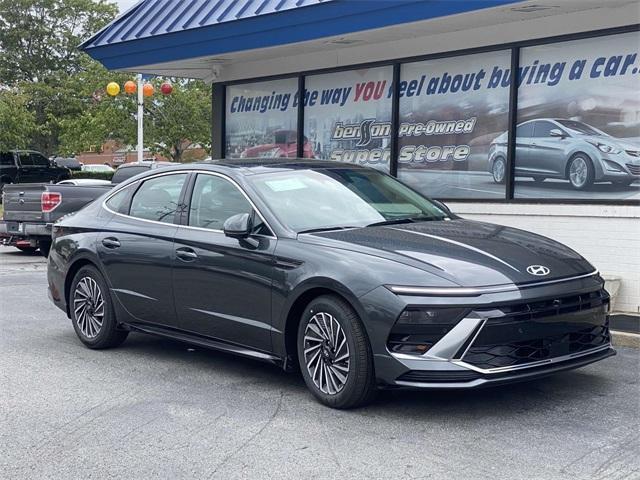 new 2025 Hyundai Sonata Hybrid car, priced at $37,231