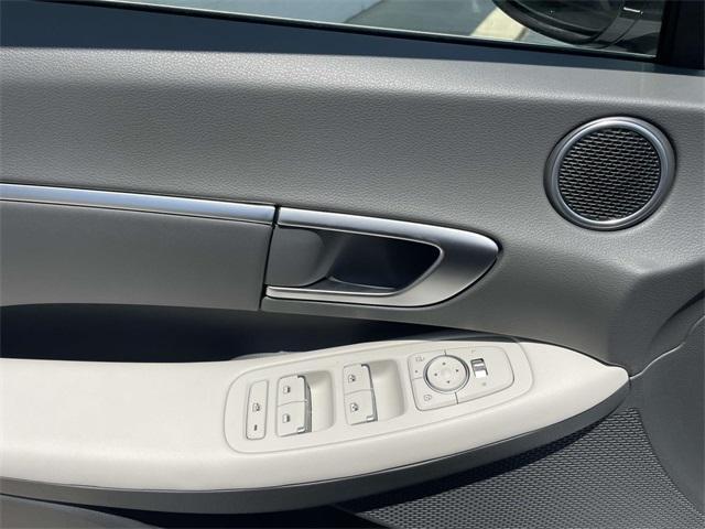 new 2025 Hyundai Sonata car, priced at $27,411