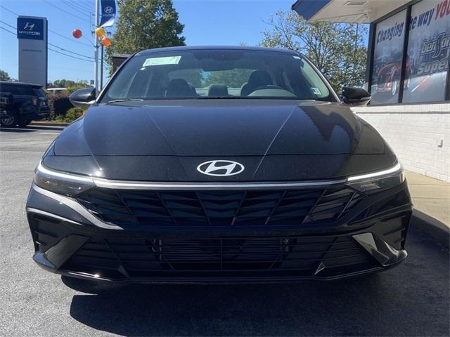 new 2025 Hyundai Elantra HEV car, priced at $25,055