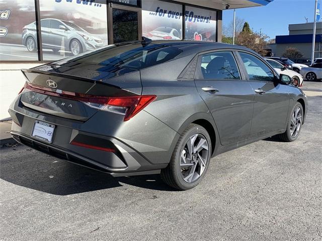 new 2025 Hyundai Elantra car, priced at $22,959