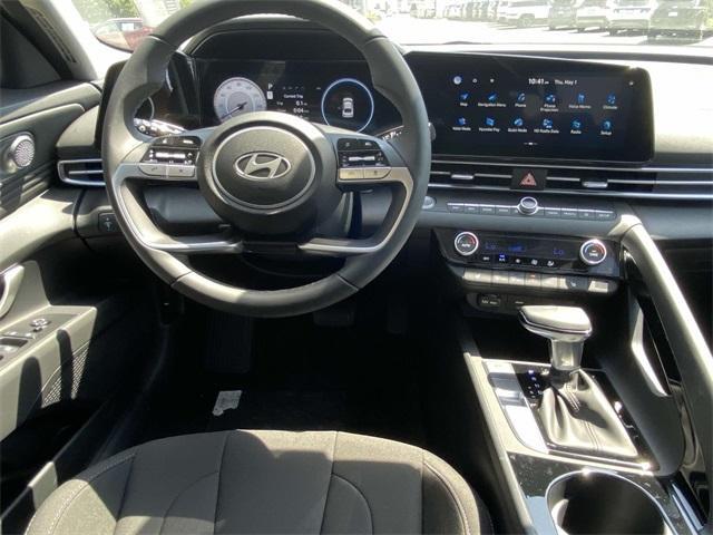 new 2025 Hyundai Elantra car