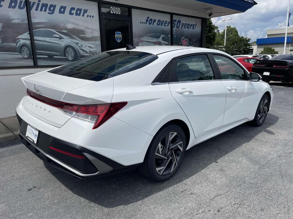 new 2025 Hyundai Elantra car