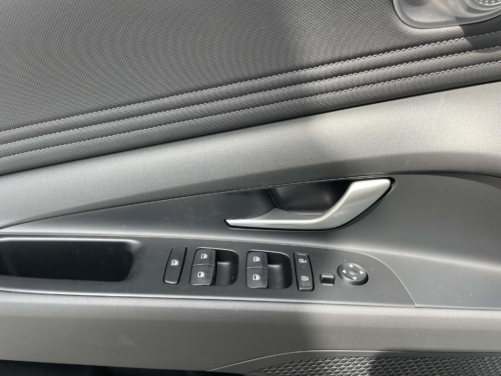 new 2025 Hyundai Elantra car