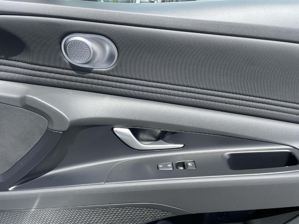 new 2025 Hyundai Elantra car