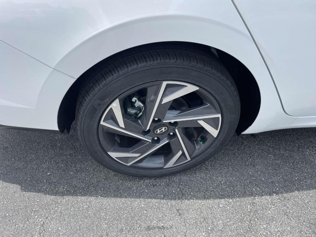 new 2025 Hyundai Elantra car