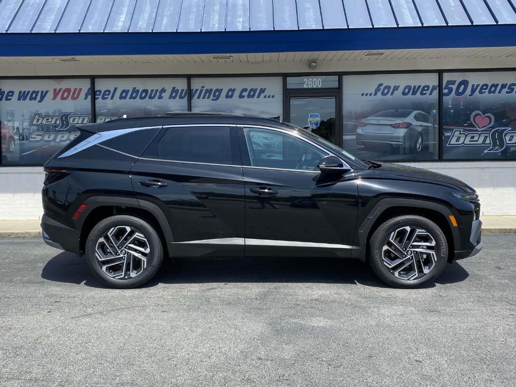 new 2025 Hyundai TUCSON Hybrid car, priced at $42,329