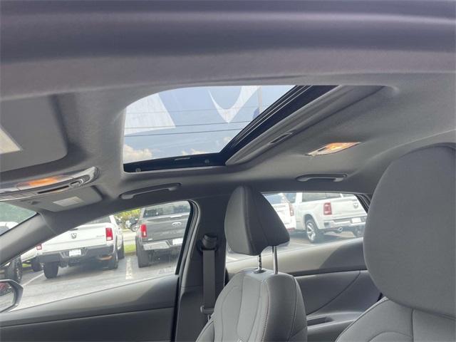 new 2025 Hyundai Elantra car