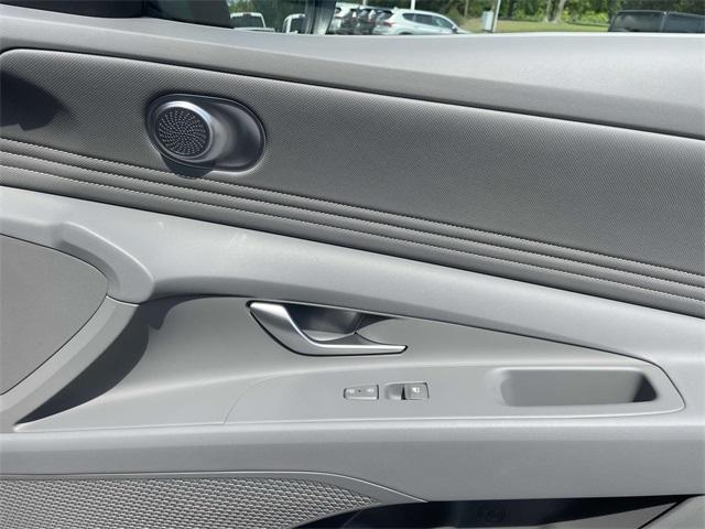 new 2025 Hyundai Elantra car