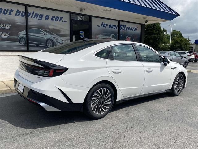 new 2025 Hyundai Sonata Hybrid car, priced at $38,182