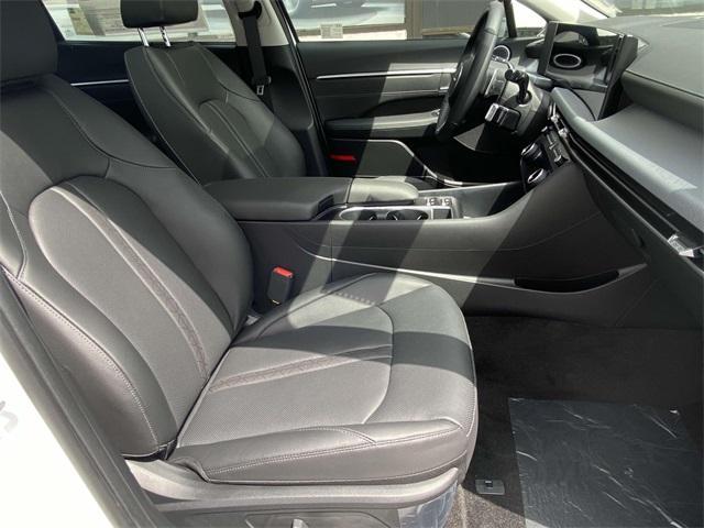 new 2025 Hyundai Sonata Hybrid car, priced at $38,182