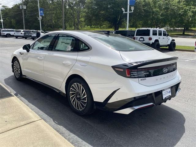 new 2025 Hyundai Sonata Hybrid car, priced at $38,182