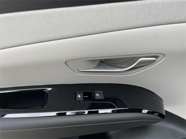 new 2025 Hyundai TUCSON Hybrid car, priced at $41,136