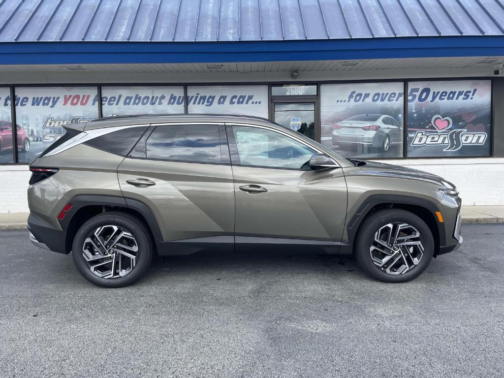 new 2025 Hyundai TUCSON Hybrid car, priced at $41,136