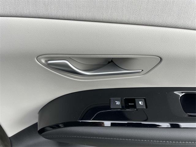 new 2025 Hyundai TUCSON Hybrid car, priced at $41,136