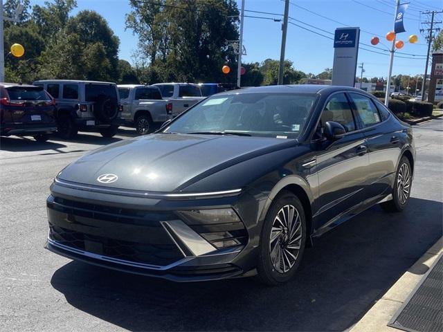 new 2025 Hyundai Sonata Hybrid car, priced at $30,928