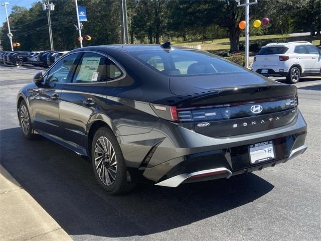 new 2025 Hyundai Sonata Hybrid car, priced at $30,928