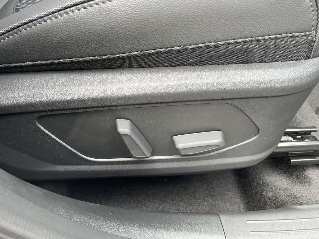 new 2025 Hyundai TUCSON Hybrid car, priced at $42,580