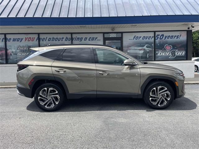 new 2025 Hyundai TUCSON Hybrid car, priced at $40,727
