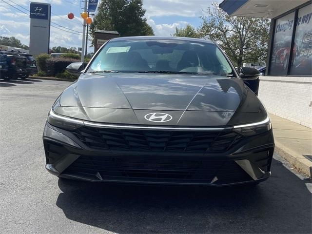 new 2024 Hyundai Elantra car, priced at $21,561