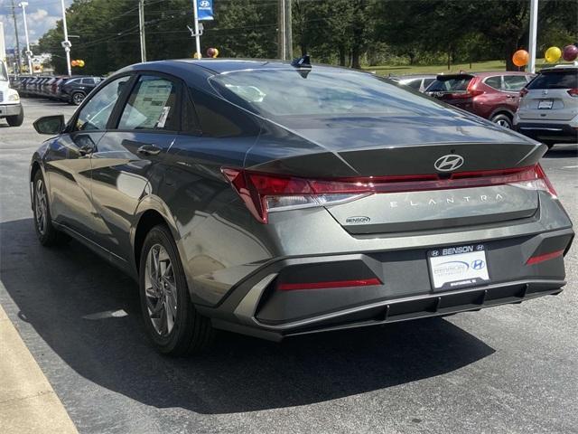 new 2024 Hyundai Elantra car, priced at $21,561