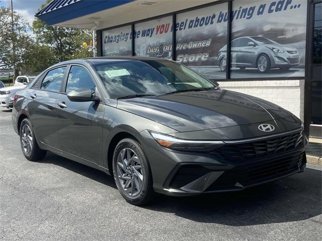 new 2024 Hyundai Elantra car, priced at $21,561