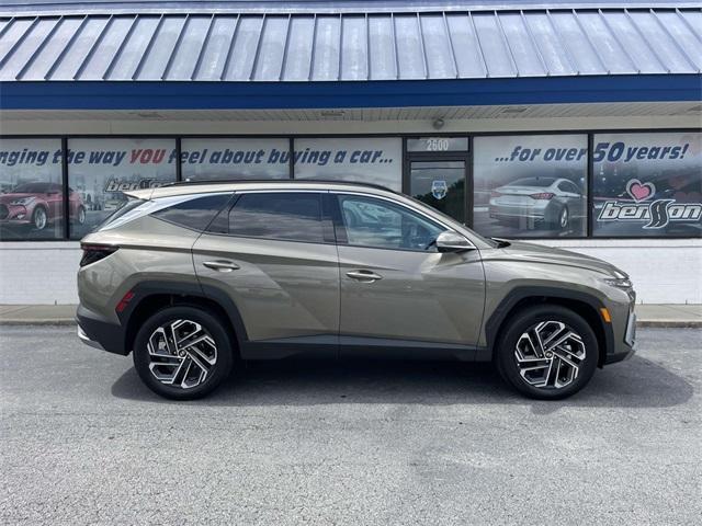 new 2025 Hyundai TUCSON Hybrid car, priced at $40,620