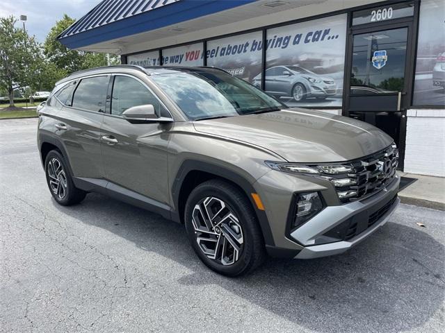 new 2025 Hyundai TUCSON Hybrid car, priced at $40,620