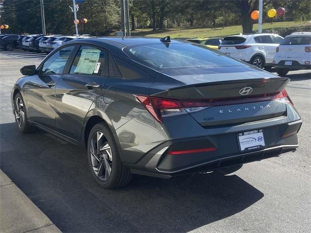 new 2025 Hyundai Elantra car, priced at $22,009