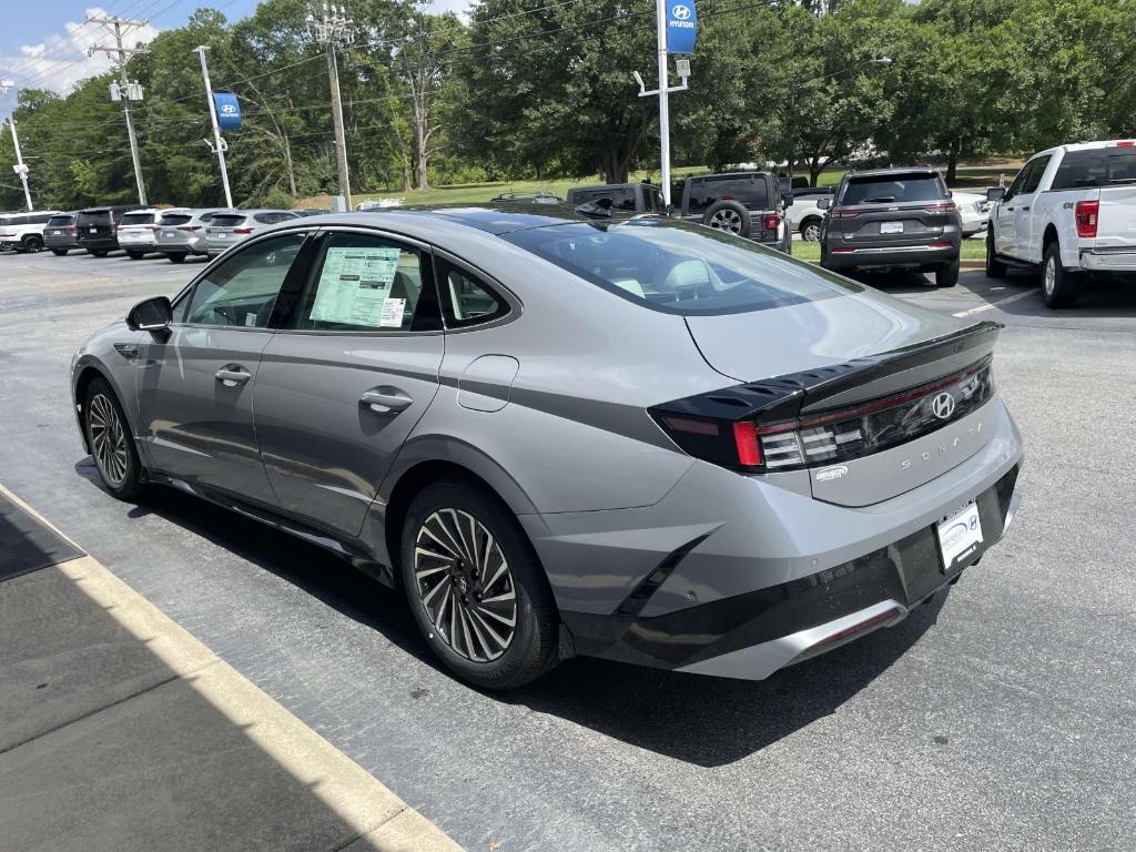 new 2025 Hyundai Sonata Hybrid car, priced at $36,595