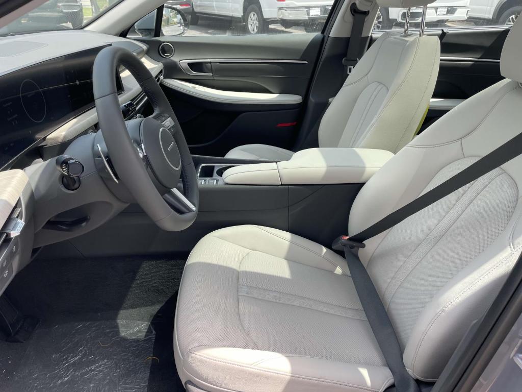 new 2025 Hyundai Sonata Hybrid car, priced at $36,595