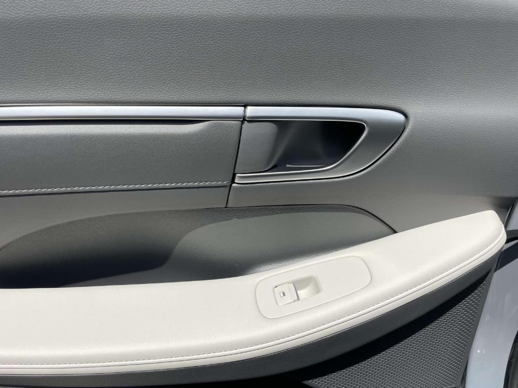 new 2025 Hyundai Sonata Hybrid car, priced at $36,595