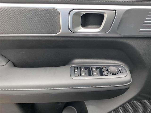 new 2025 Hyundai Santa Fe car, priced at $37,692