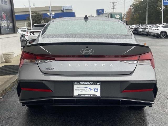 new 2025 Hyundai Elantra car, priced at $21,959