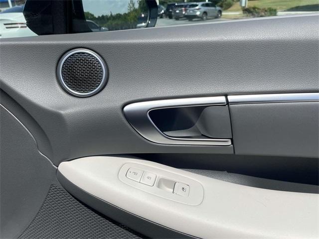 new 2025 Hyundai Sonata Hybrid car, priced at $30,282