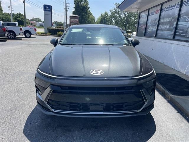 new 2025 Hyundai Sonata Hybrid car, priced at $30,282