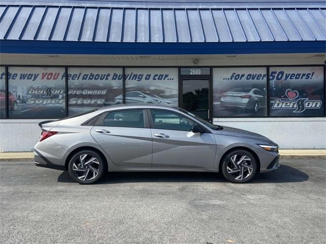 new 2025 Hyundai Elantra HEV car, priced at $27,053