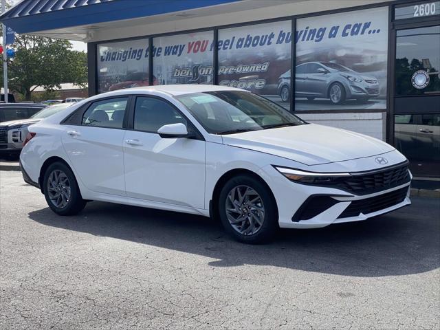 new 2024 Hyundai Elantra car, priced at $23,014