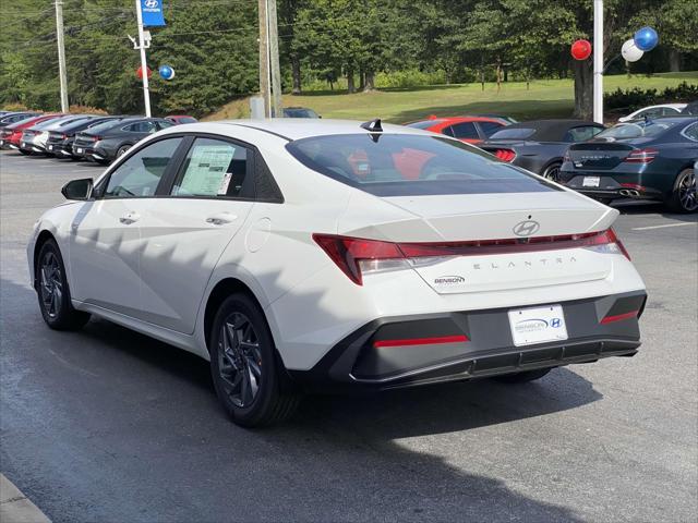 new 2024 Hyundai Elantra car, priced at $22,014