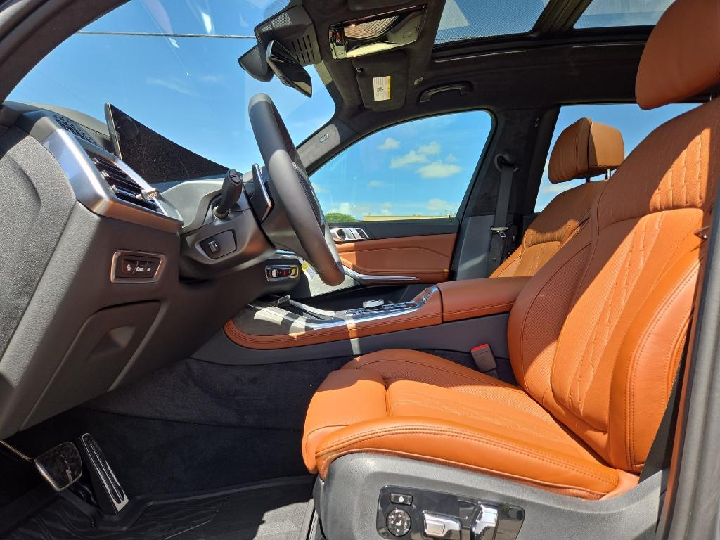 new 2026 BMW X7 car, priced at $104,575