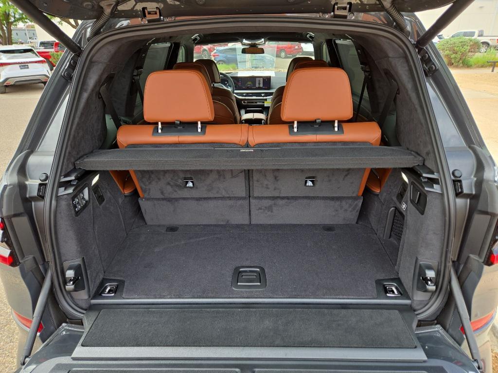 new 2026 BMW X7 car, priced at $126,025