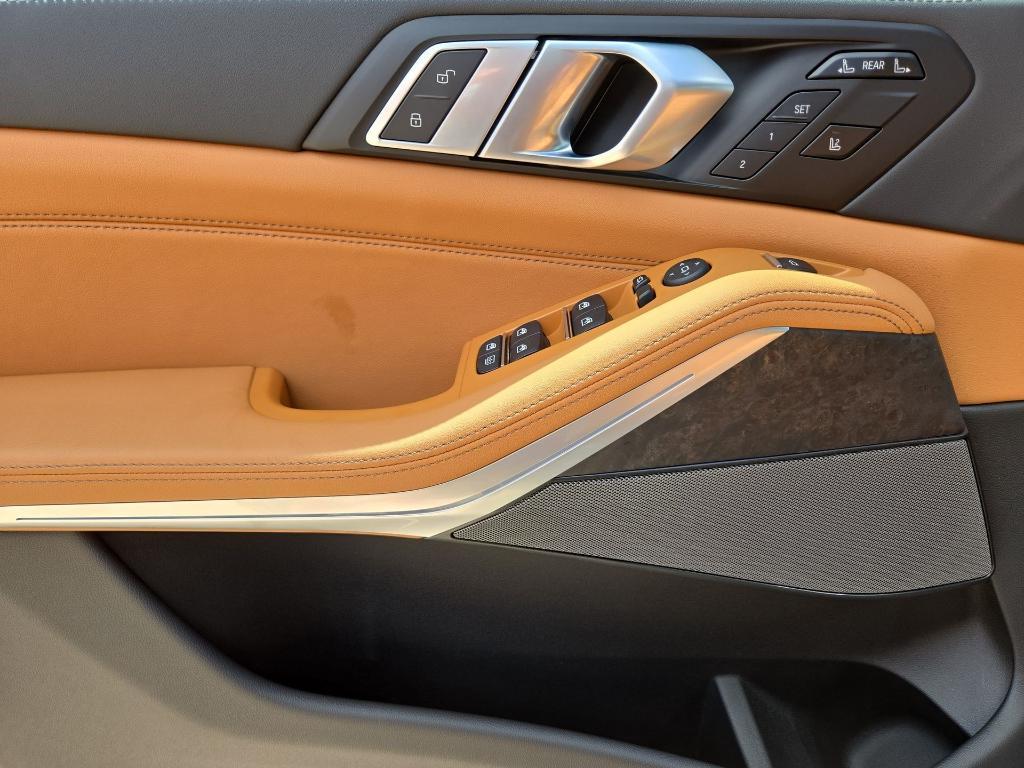 new 2026 BMW X7 car, priced at $96,075