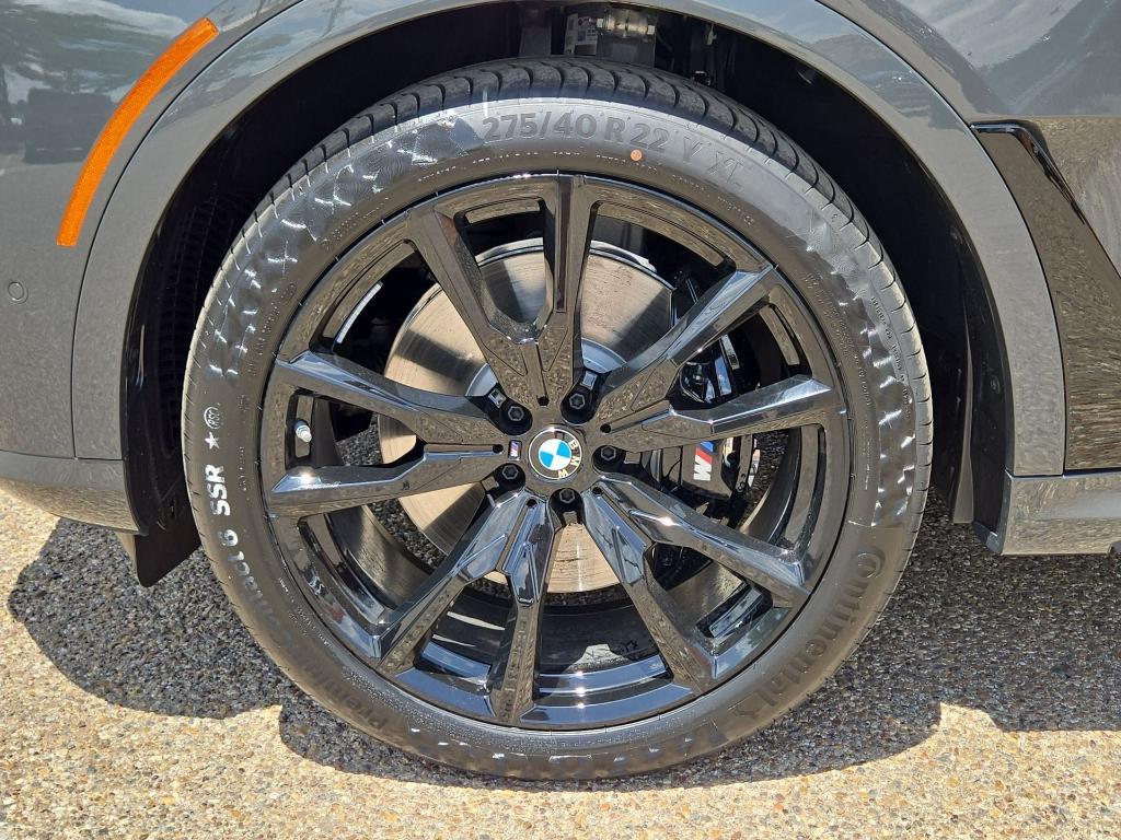 new 2026 BMW X7 car, priced at $125,325