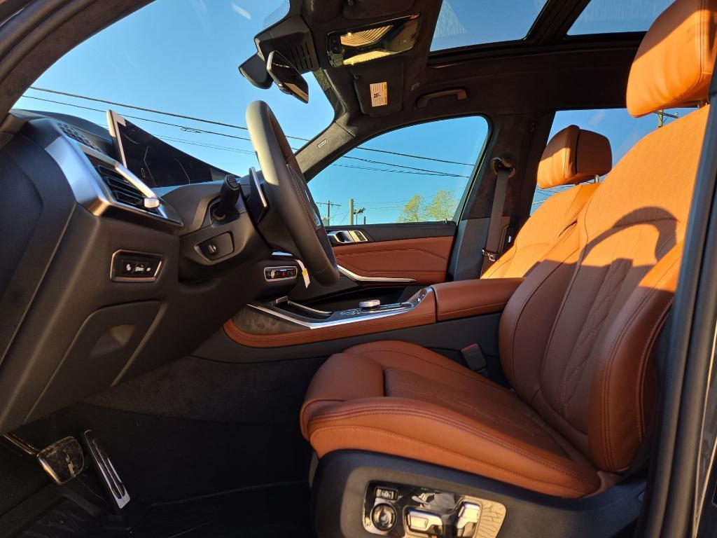 new 2026 BMW X7 car, priced at $106,275