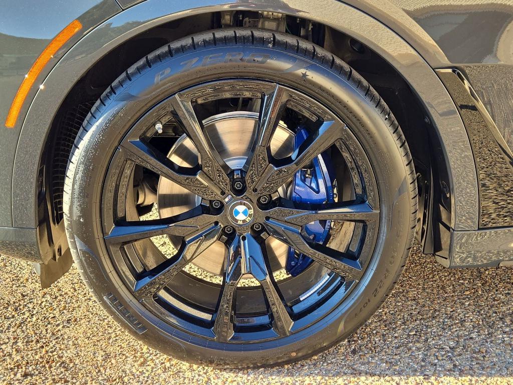 new 2026 BMW X7 car, priced at $106,275