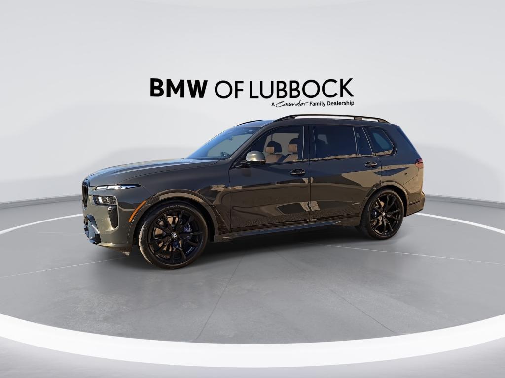 new 2026 BMW X7 car, priced at $106,275