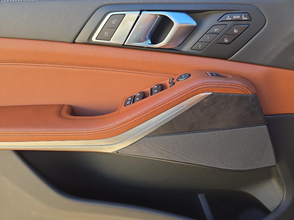 new 2026 BMW X7 car, priced at $106,275