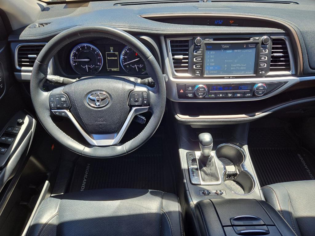 used 2015 Toyota Highlander car, priced at $21,534